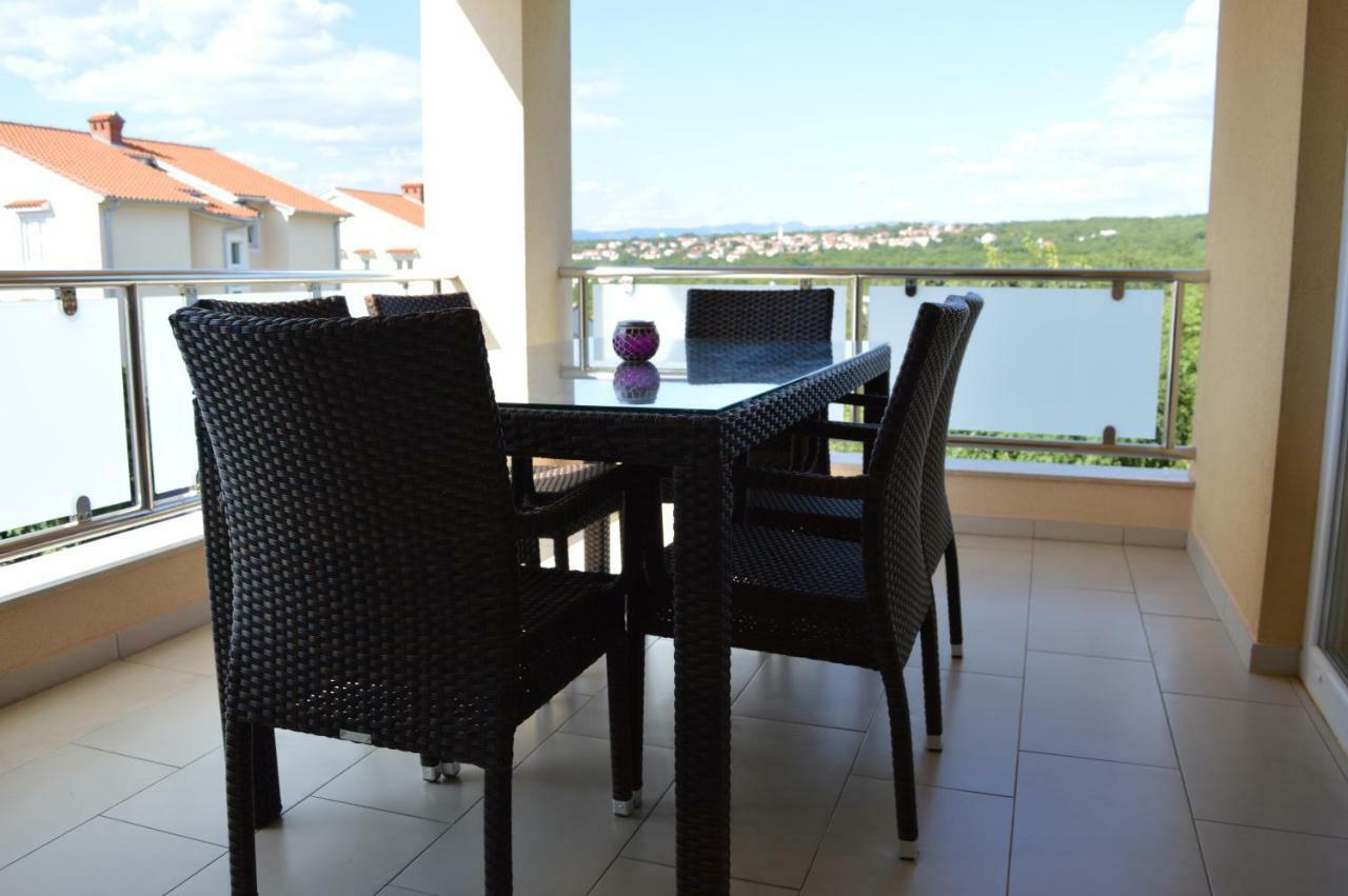 Malinska Apartment Bagian luar foto