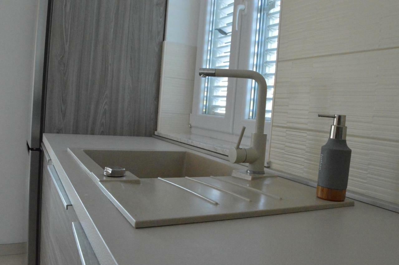 Malinska Apartment Bagian luar foto