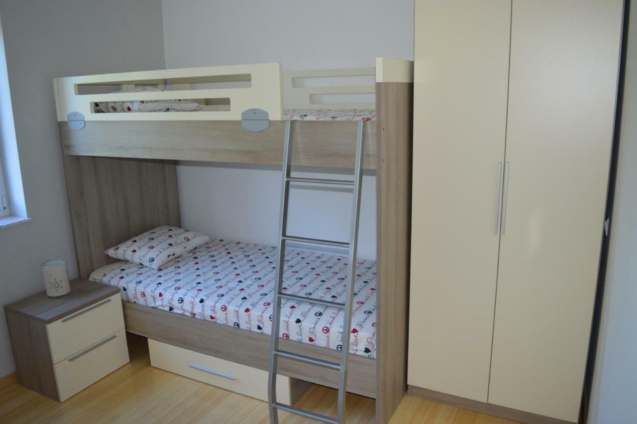 Malinska Apartment Bagian luar foto