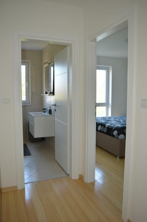 Malinska Apartment Bagian luar foto